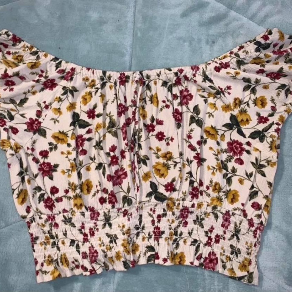 American Eagle Crop top